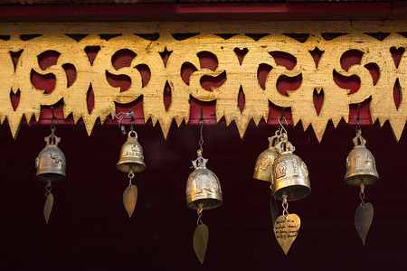 泰国曼谷东南亚市场上的装饰钟