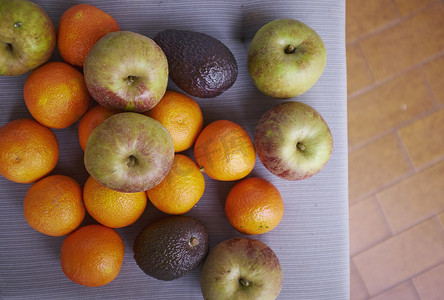 餐桌上的水果摄影照片_选择餐桌上的水果俯瞰