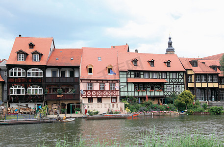 欧洲小镇摄影照片_莱茵河畔的建筑物