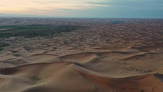 跟拍摄影照片_ 航拍内蒙古沙漠绚丽画面