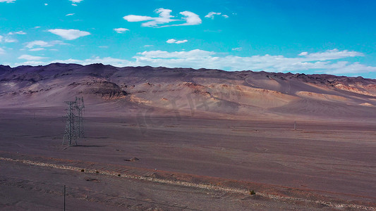 航拍独库公路戈壁滩无人区风景