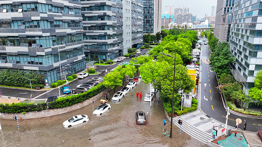 夏季暴雨摄影照片_航拍夏季暴雨过后城市道路积水严重洪灾