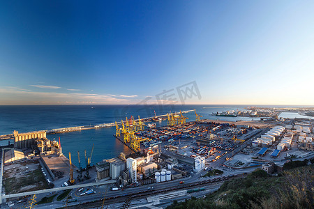 西班牙加泰罗尼亚巴塞罗那商业港口景观