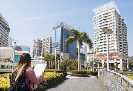 旅游澳门摄影照片_年轻女性游客后视图澳门香港中国