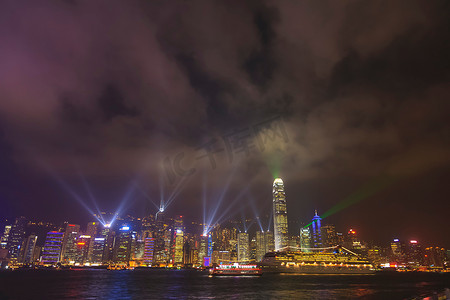 中国香港旅游摄影照片_照亮香港海滨摩天大楼中国