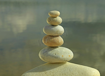 平衡的鹅卵石