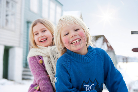 儿童群像摄影照片_斯堪的纳维亚儿童微笑