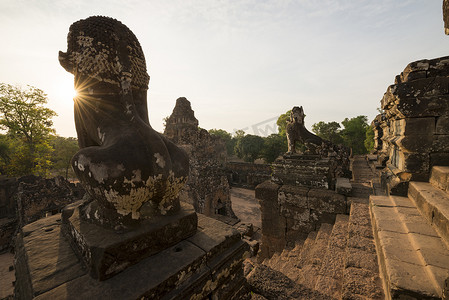 吴哥暹粒柬埔寨印度支那亚洲的雕像和前寺庙