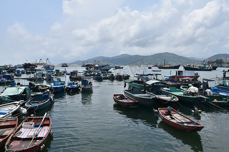 长洲岛摄影照片_香港长洲岛夏季海岛风光渔船岸边人文