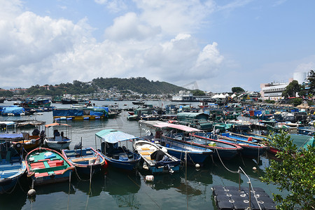 长洲岛摄影照片_香港长洲岛夏季海岛风光渔船岸边人文