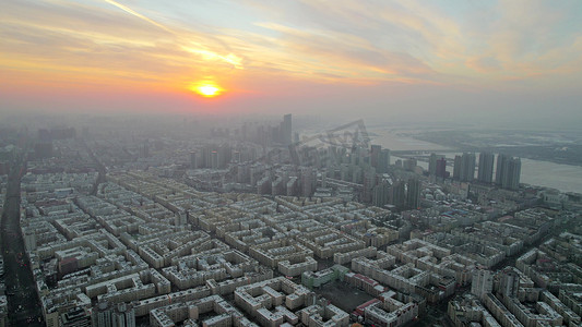 城市清晨摄影照片_航拍哈尔滨清晨城市日出晨曦风光