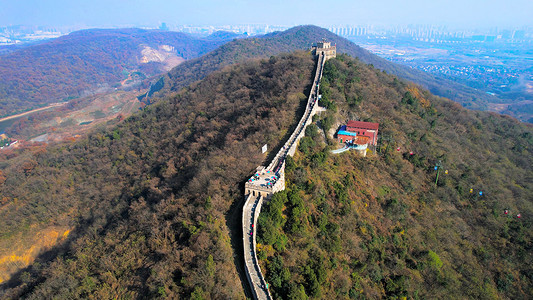 长城秋天摄影照片_航拍南京长城老山风景区秋天景色