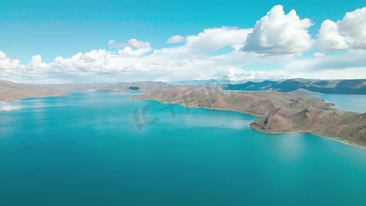 风景摄影照片_航拍羊卓雍措高原山湖清澈湖水自然风光