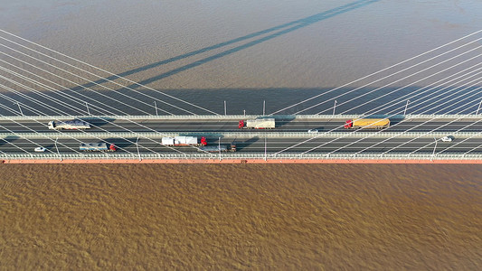 南京常泰长江大桥摄影照片_武汉城市建筑军山大桥车流实拍