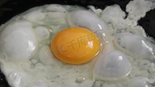 1080p实拍油煎溏心荷包蛋