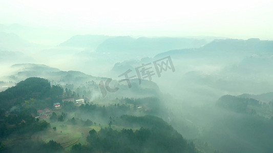 大山实拍摄影照片_航拍大山云雾缭绕实拍