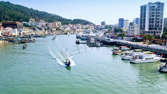 惠州巽寮湾港口渔民渔船