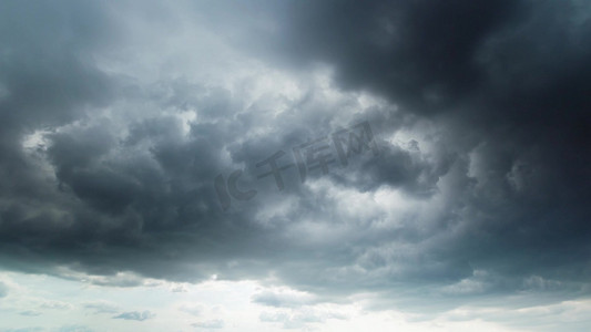 天空雨水摄影照片_天空乌云密布乌云翻涌摄影