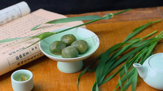 清明时节摄影照片_清明时节美食青团静物实拍1080