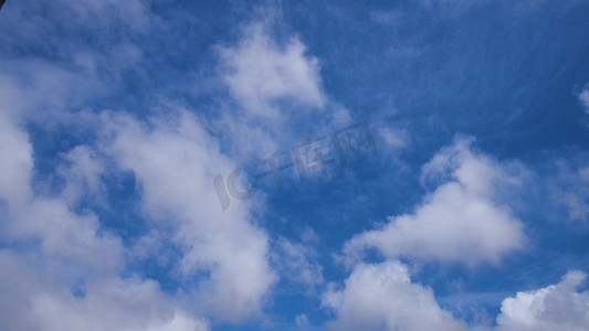 蓝色天空摄影照片_蓝天白云天空摄影