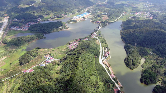 大山实拍摄影照片_航拍大型山中水库