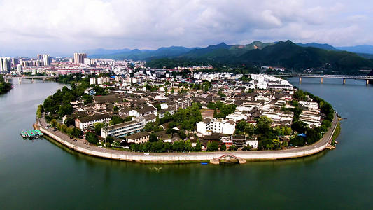 航拍U形沿河小镇外贸风景