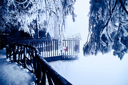 雪摄影照片_张家界天门山雪景