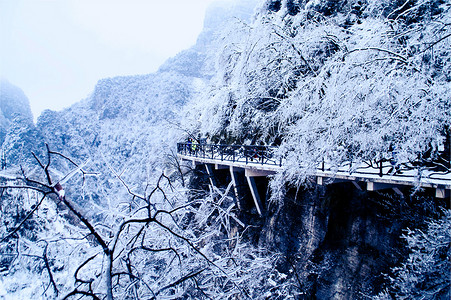 张家界天门山雪景