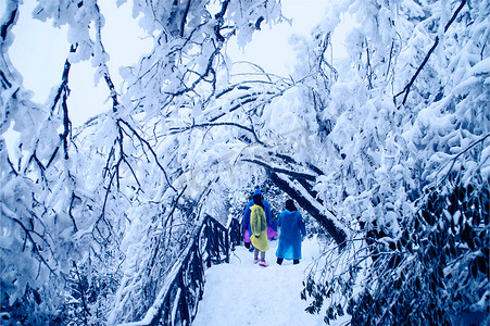 张家界天门山雪景