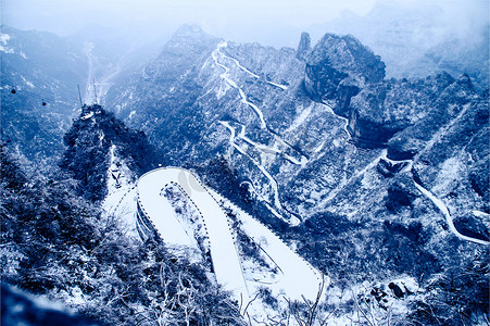 张家界天门山雪景