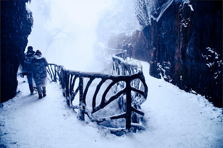 张家界天门山雪景