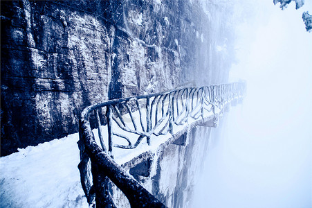 天门山雾凇摄影照片_张家界天门山雪景