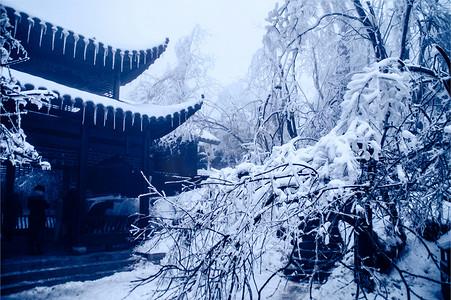 张家界天门山雪景