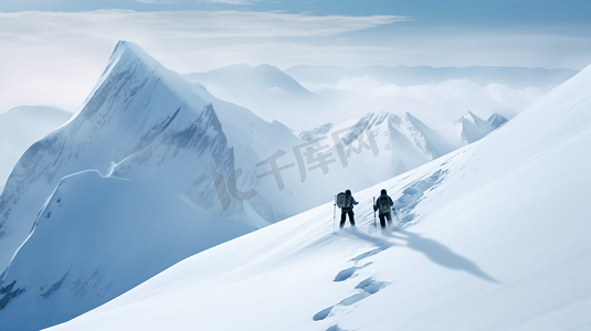 攀登的动图摄影照片_雪山上的攀登滑雪者