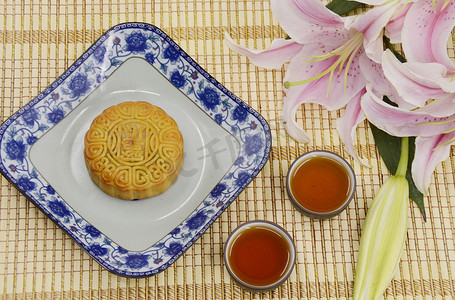 中秋摄影照片_传统食品月饼摄影素材