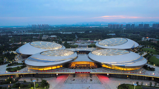 南京北站摄影照片_航拍南京地标建筑江苏大剧院夜景