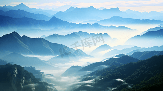 云雾缭绕的群山美景