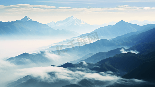 云雾缭绕的群山美景