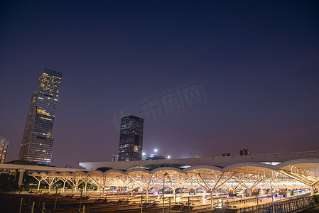 高铁风景摄影照片_深圳地标城市夜景深圳北站高清图片