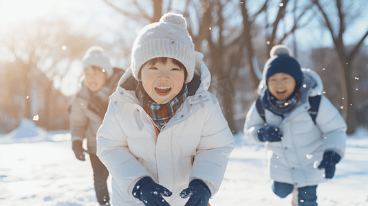 冬天雪景打雪仗摄影照片_雪地上玩雪的儿童
