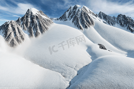 127摄影照片_寒冷冬季高山积雪风景图127