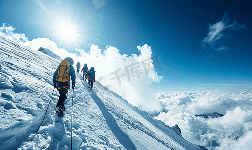 雪山人物攀爬登山企业文化励志摄影图5