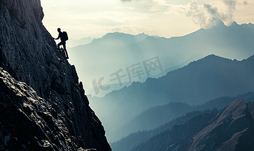 砥砺前行攀登奋进摄影照片_企业文化攀登登山人物攀爬励志摄影图2