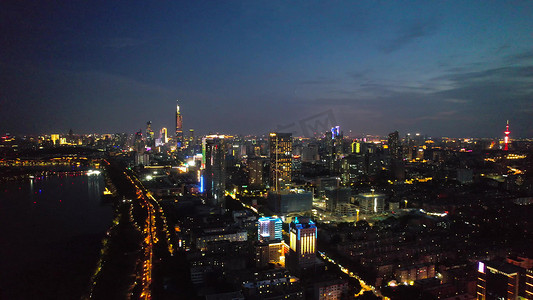 南京机场摄影照片_航拍南京城市天际线紫峰大厦夜景