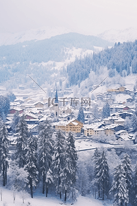 雪山远景背景图片_城市雪景背景冬天摄影图