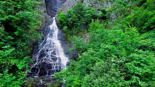 航拍山中瀑布悬崖流水自然风景