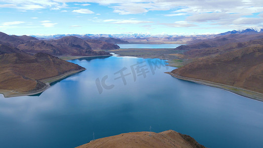 航拍壮丽羊卓雍措高原湖水湖泊自然风景