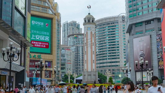 重庆建筑地标摄影照片_实拍重庆网红地地标解放碑人流