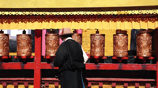 藏族风光摄影照片_西藏旅游布达拉宫祈福