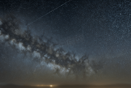 夜晚浩瀚的蓝色星空摄影图301